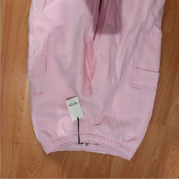 aritzia pink cargo sweatpants - Picture 5 of 9